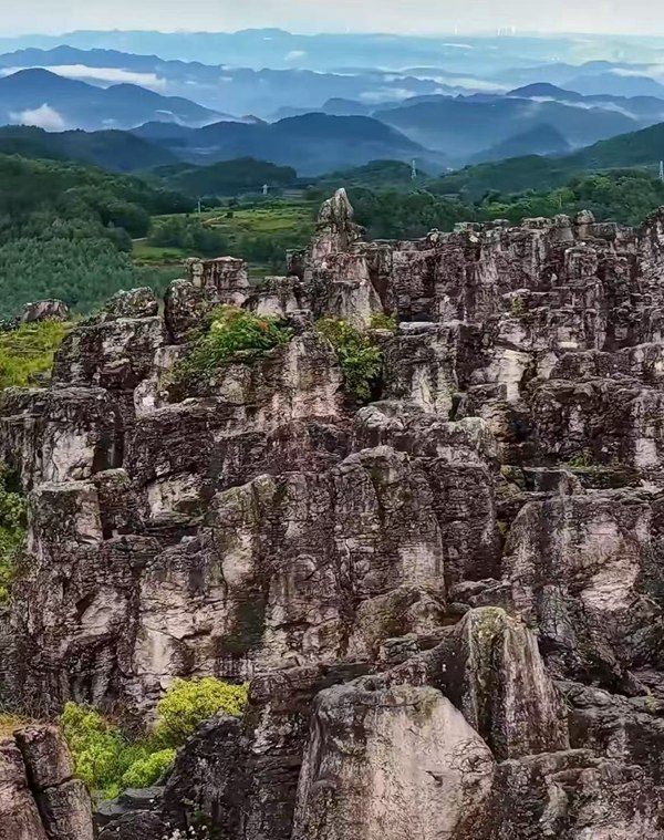 法地石林