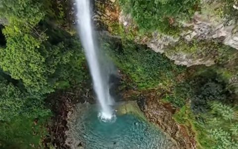 喜欢玩水的朋友 贵州夹缝岩不要错过 新手友好