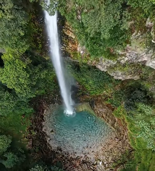 喜欢玩水的朋友 贵州夹缝岩不要错过 新手友好
