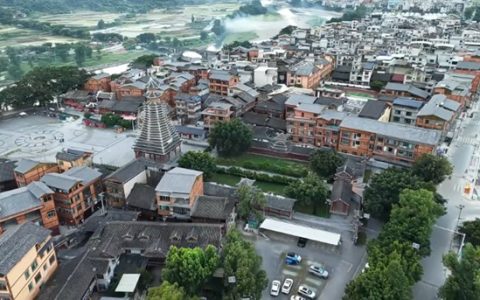 榕江旅游攻略2026：村超圣地+三宝侗寨+车江大坝怎么玩