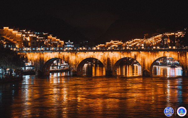 镇远古城夜景